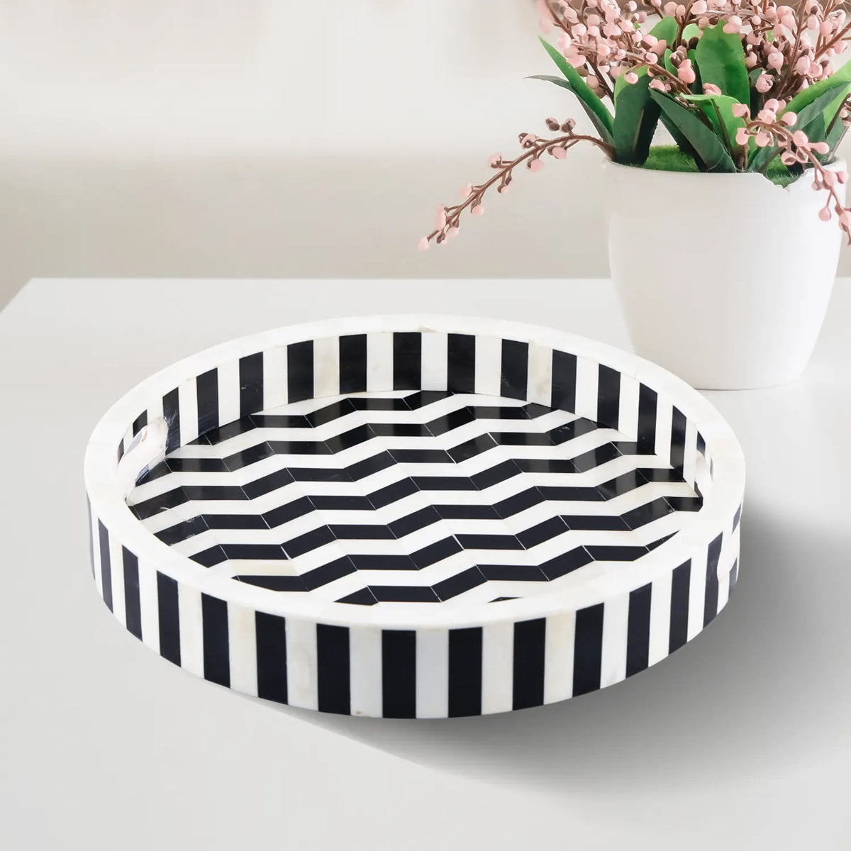 Athens Dinami 12-Inch Round Bone Inlay Decorative Tray – Black & White