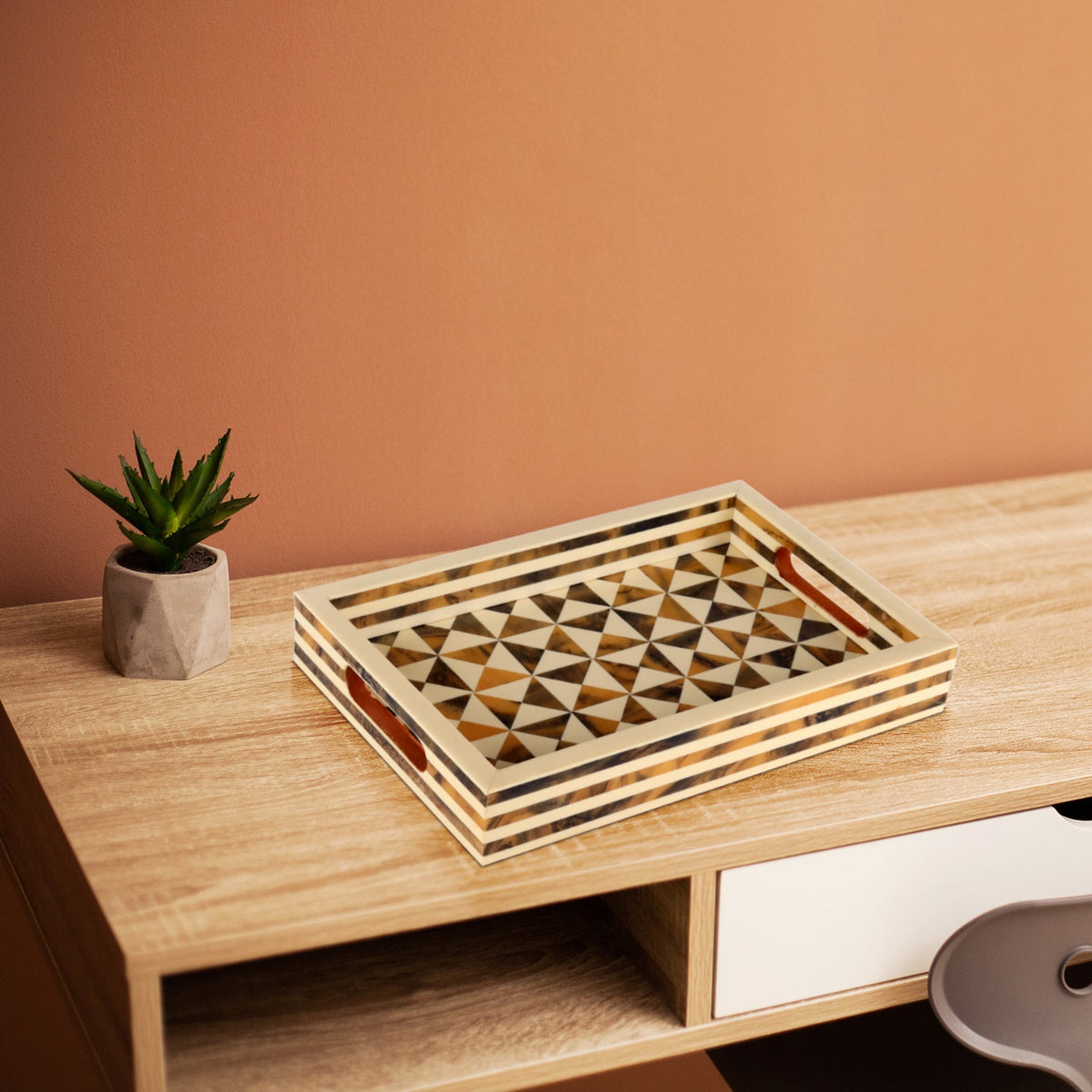 Triangle Pattern Resin Inlay Decorative Tray – Brown, 12 × 8 Inches